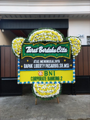 Papan Bunga Duka di Pondok Besi